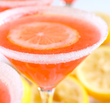 Sparkling-Strawberry-Lemonade-Annies-Eats